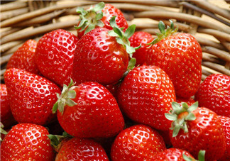 草莓怎么保存不會(huì)發(fā)霉？摘草莓小技巧