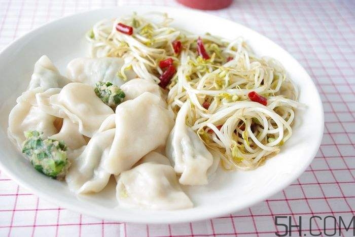 煮餃子開鍋煮皮還是餡？煮餃子蓋不蓋鍋蓋？