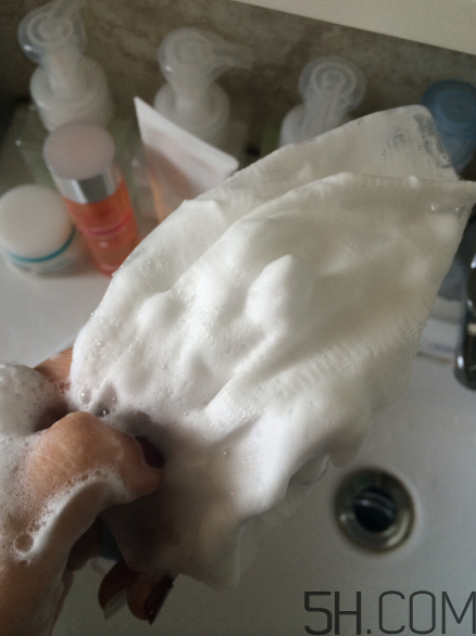 芙麗芳絲洗面奶是氨基酸嗎？氨基酸洗面奶有哪些？