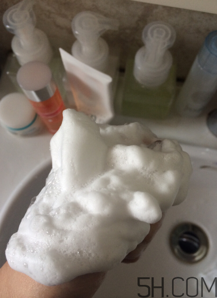 芙麗芳絲洗面奶是氨基酸嗎？氨基酸洗面奶有哪些？