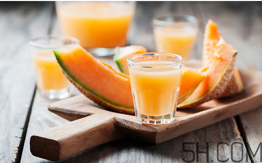 空腹吃哈密瓜好嗎？密瓜爛了一塊能吃嗎？