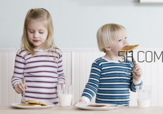 晚餐太晚易患的疾病 晚餐不會(huì)胖的七種食物推薦 晚餐太晚易患的疾病 晚餐不會(huì)胖的七種食物推薦