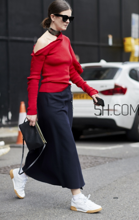 紅色毛衣怎么搭配？紅色毛衣搭配圖片