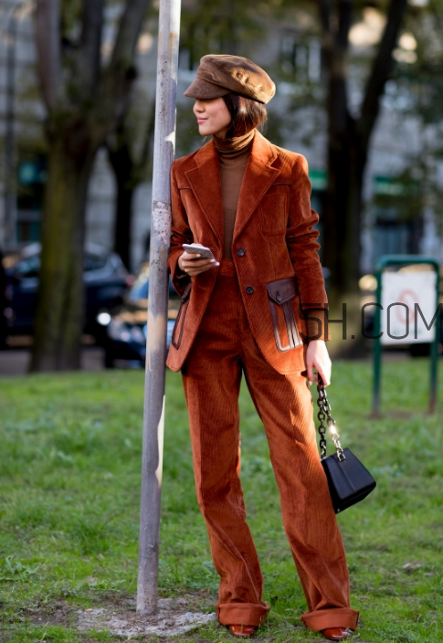 絲絨西裝怎么搭配？絲絨西服搭配圖片