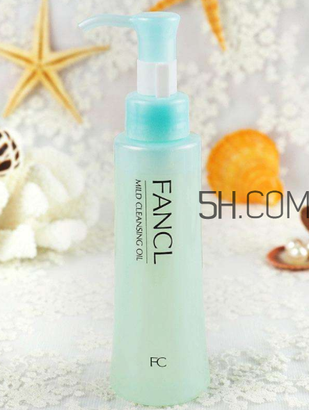 fancl卸妝油會(huì)長閉口嗎？閉口是因?yàn)樾秺y油嗎？