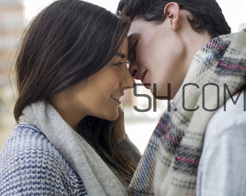 試管嬰兒移植過程疼嗎？試管嬰兒移植后幾天著床癥狀