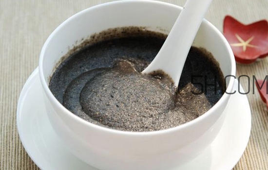 黑芝麻糊用開水沖還是溫開水？黑芝麻糊養(yǎng)胃嗎？