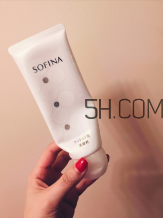 絲塔芙洗面奶適合油性皮膚嗎？油性皮膚適用的洗面奶