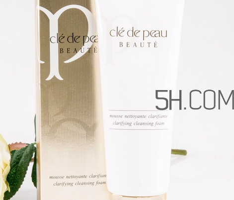 cpb潔面膏清爽型和滋潤(rùn)型有什么區(qū)別_哪個(gè)好