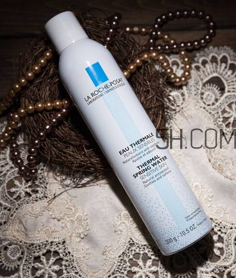 理膚泉噴霧可以濕敷嗎？理膚泉噴霧可以定妝嗎？