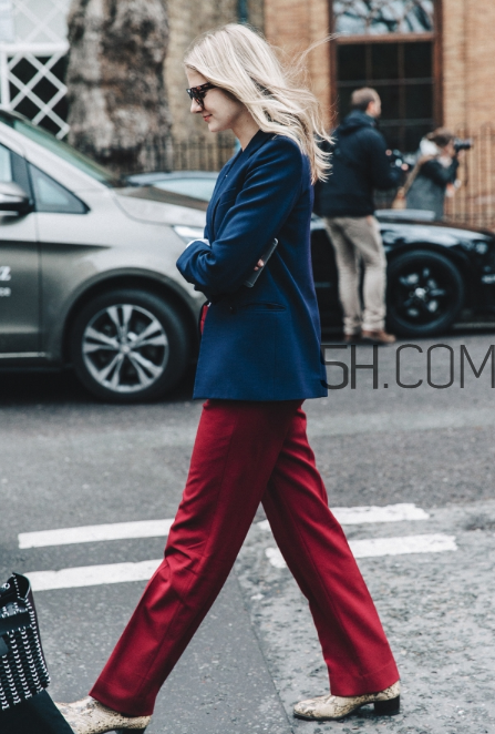 藍(lán)色西裝怎么搭配好看？藍(lán)色西裝搭配圖片