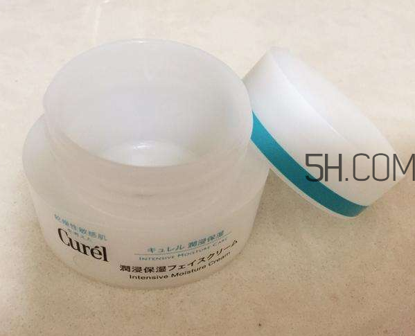 珂潤面霜有酒精味嗎？珂潤面霜是什么氣味的？