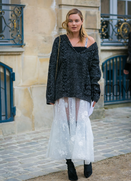 毛衣配長裙好看嗎？毛衣和長裙怎么搭配？