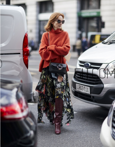 毛衣配長裙好看嗎？毛衣和長裙怎么搭配？