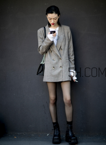 西裝里面穿什么好看？西裝內(nèi)搭圖片