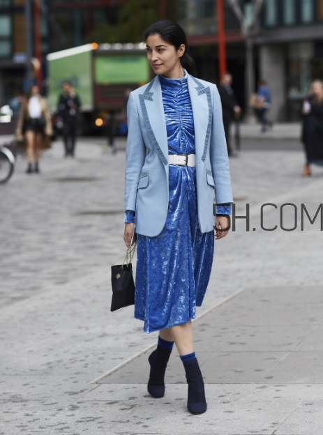 西裝配長(zhǎng)裙好看嗎？西裝搭配裙子圖片