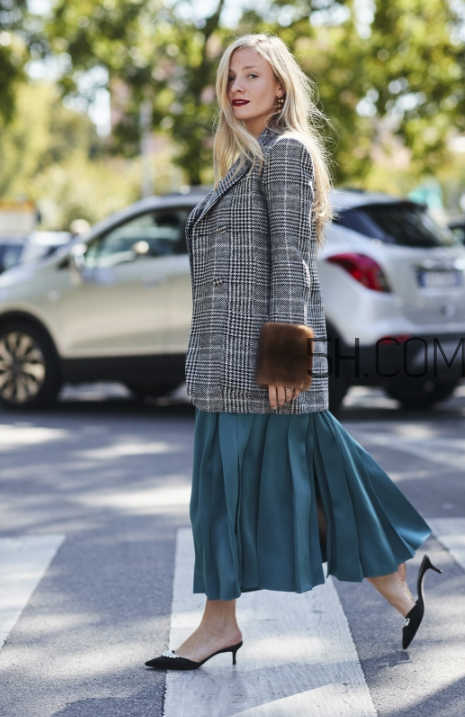 西裝配長(zhǎng)裙好看嗎？西裝搭配裙子圖片