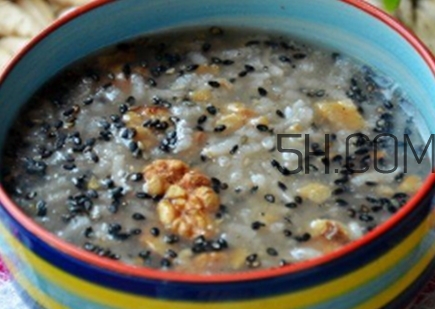 黑芝麻能補(bǔ)血嗎？黑芝麻怎么吃補(bǔ)血？