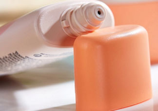 essence輕柔膚觸粉底慕斯粉底液價(jià)格_色號