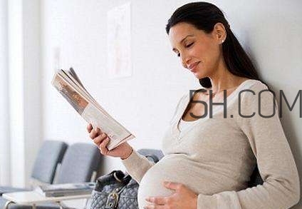 胎膜早破B超能看出來嗎？胎膜早破和羊水破了的區(qū)別