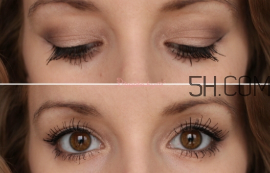 essence眼影盤哪款好看？essence八色眼影盤試色