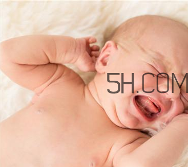 嬰兒肚臍眼鼓出來是怎么回事？蚊蟲叮咬嬰兒應(yīng)該怎么辦？