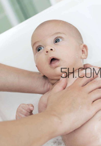 嬰兒癲癇病的早期癥狀有哪些？嬰幼兒貧血吃什么好呢？