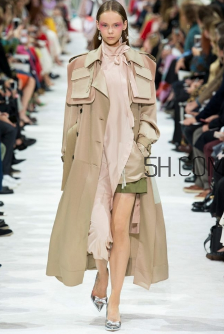 valentino2018春夏系列怎么樣_好看嗎？