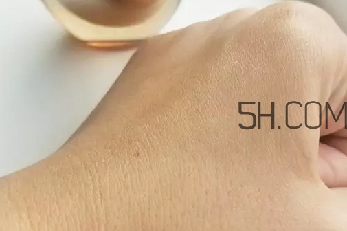 海藍之謎鎏金精華怎么用？海藍之謎鎏金精華使用心得