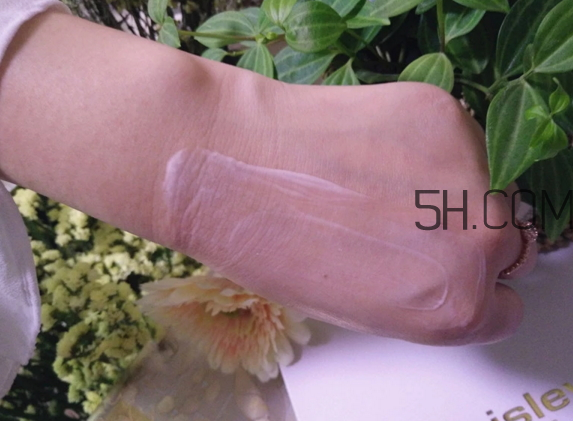 希思黎美頸霜是什么？希思黎美頸霜多少錢(qián)？