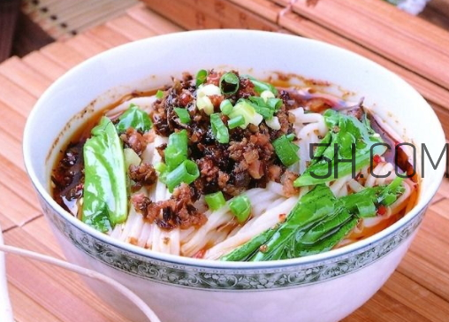 擔(dān)擔(dān)面是哪里的小吃 擔(dān)擔(dān)面好吃嗎 擔(dān)擔(dān)面是哪里的小吃 擔(dān)擔(dān)面好吃嗎