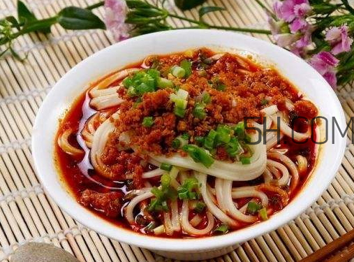 擔(dān)擔(dān)面是哪里的小吃 擔(dān)擔(dān)面好吃嗎 擔(dān)擔(dān)面是哪里的小吃 擔(dān)擔(dān)面好吃嗎