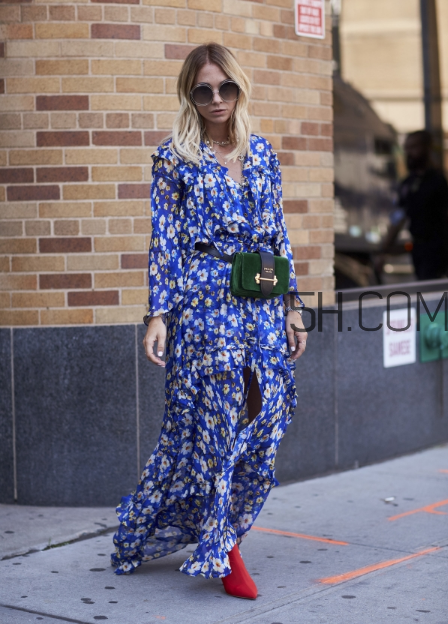 碎花連衣裙怎么搭配？碎花連衣裙搭配圖片