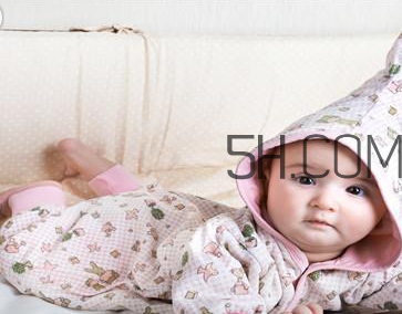 寶寶發(fā)燒嘔吐怎么辦？寶寶斜視怎么辦？