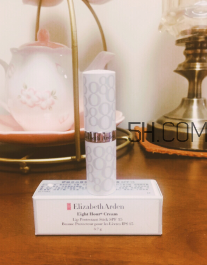 伊麗莎白雅頓經(jīng)典潤(rùn)澤唇膏怎么樣_好用嗎