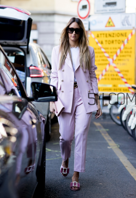 粉色西裝怎么搭配？粉色西裝搭配圖片