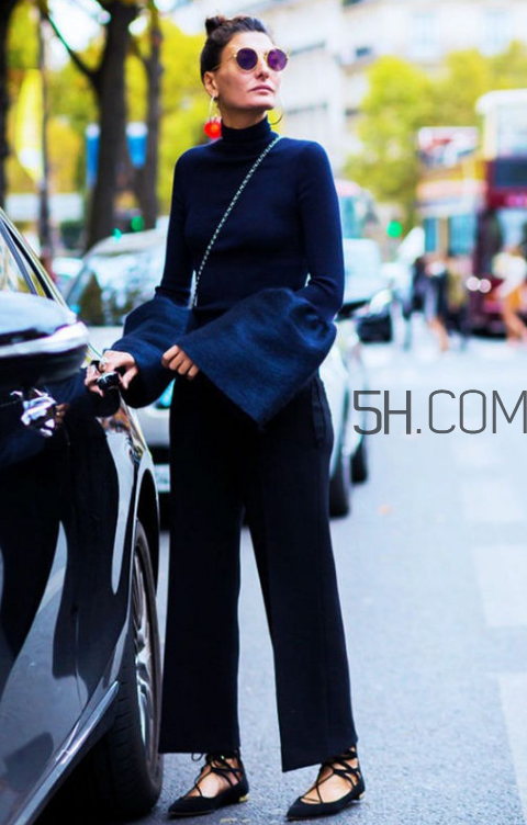 針織衫配闊腿褲好看嗎？針織衫和闊腿褲怎么搭配？