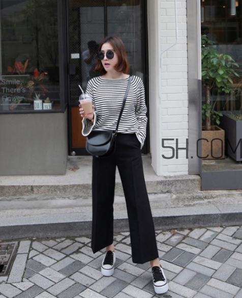 針織衫配闊腿褲好看嗎？針織衫和闊腿褲怎么搭配？