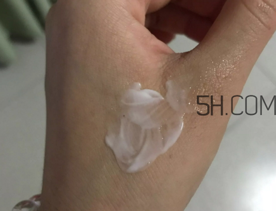 韓束墨菊巨補(bǔ)水5件套禮盒多少錢(qián)_有什么