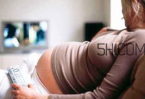 胎膜早破B超能看出來嗎？胎膜早破和羊水破了的區(qū)別