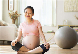 孕婦中晚期什么睡姿最好？孕婦豆?jié){做法