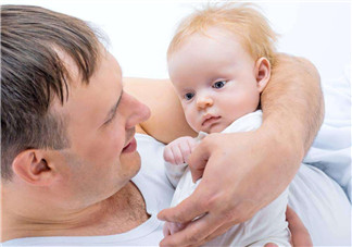 嬰兒鼻塞怎么辦？嬰兒吐奶怎么辦？