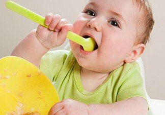 寶媽經(jīng)驗(yàn)分享：如何教寶寶自己吃飯？