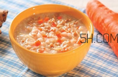 寶寶不消化拉肚子怎么辦？胡蘿卜粥的做法