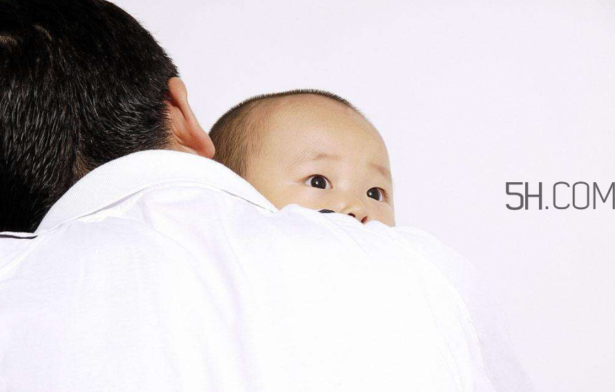 怎樣預(yù)防寶寶肚子著涼？寶寶吃胡蘿卜泥的好處