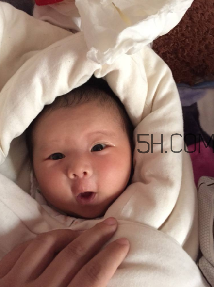 新生兒何時補鈣最好？新生兒臍帶幾天脫落？