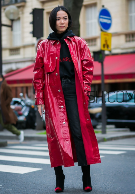 紅色外套里面配什么？紅色外套內(nèi)搭什么顏色？