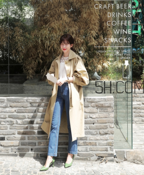 卡其色風(fēng)衣配什么鞋子？卡其色風(fēng)衣搭配鞋子圖片