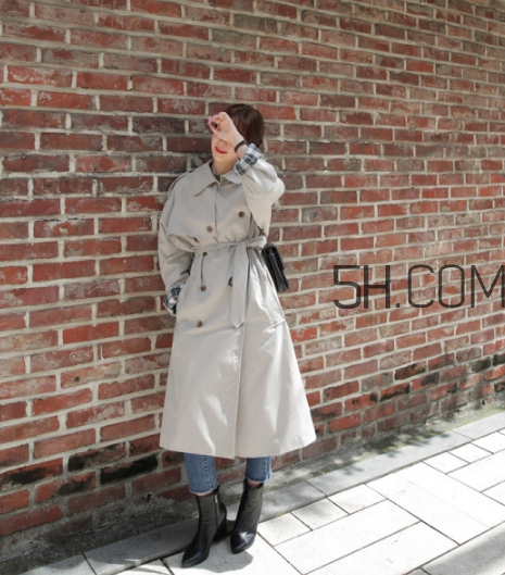 卡其色風(fēng)衣配什么鞋子？卡其色風(fēng)衣搭配鞋子圖片