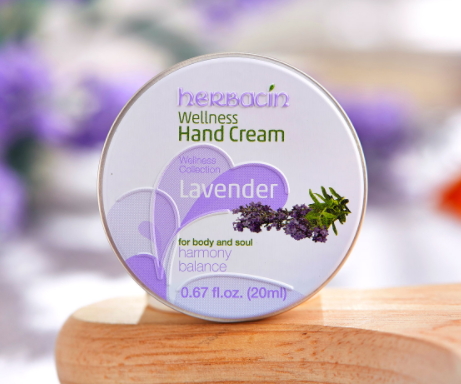 herbacin賀本清護(hù)手霜鐵盒裝怎么樣？哪個(gè)顏色好？